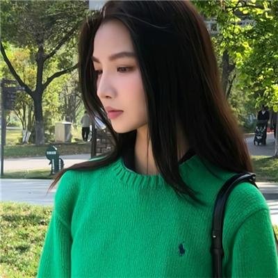 踉跄的女孩